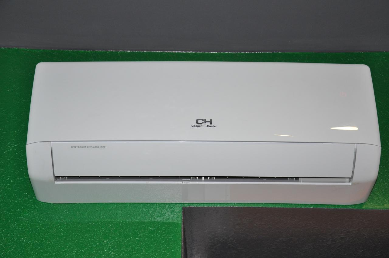 Full House Capsule Hostel Rivne Exterior foto A wall-mounted air conditioner